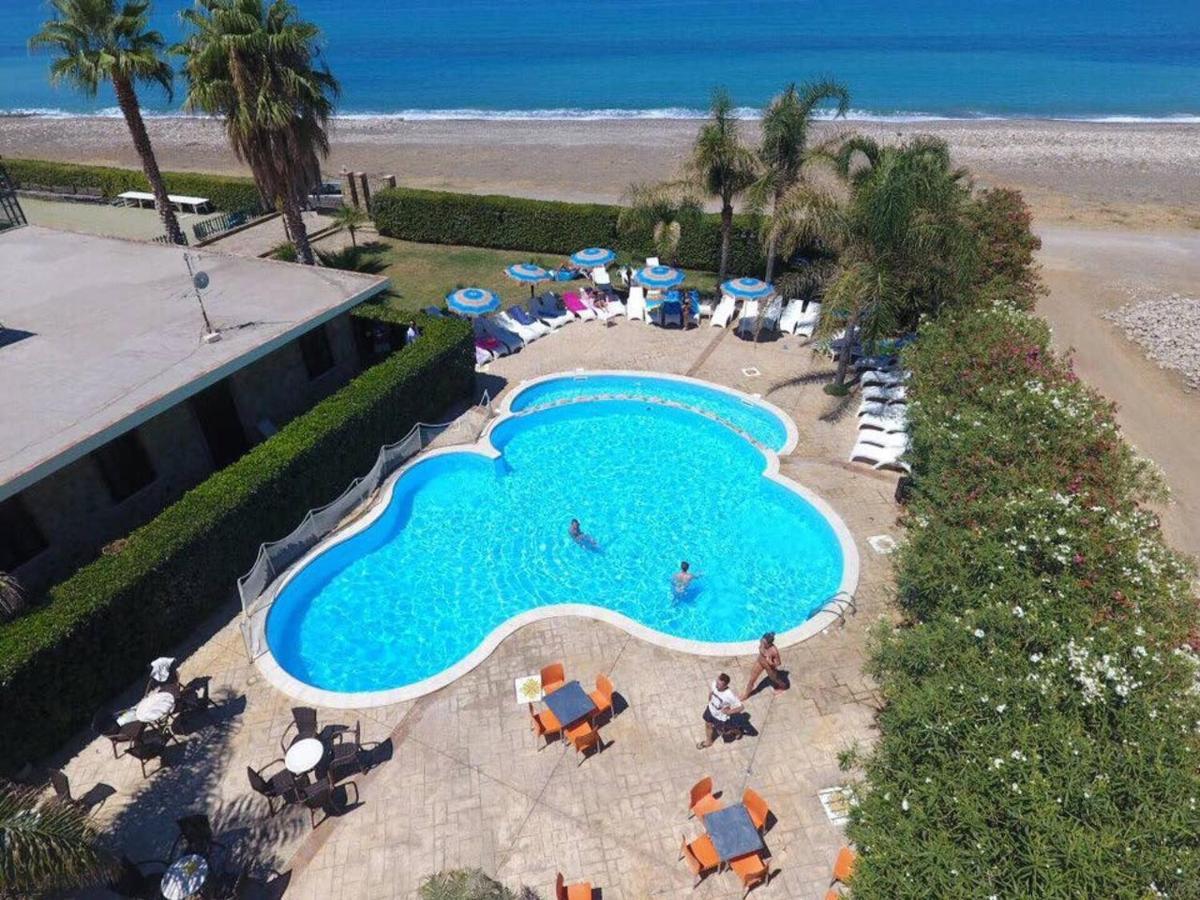 Il Geranio - Resort & Suites แอคเควโดลชิ ภายนอก รูปภาพ