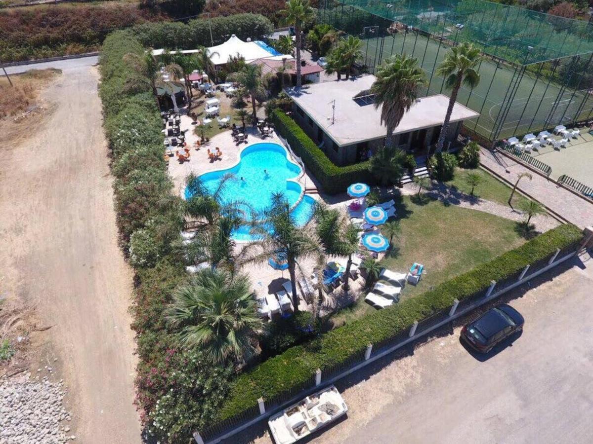 Il Geranio - Resort & Suites แอคเควโดลชิ ภายนอก รูปภาพ